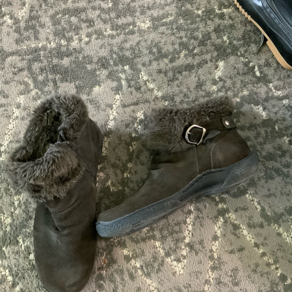 Women's Fur-Lined Ankle Boots BearTraps